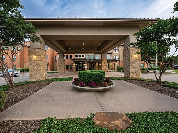 Step into Viceroy Apartments: Where Style Embraces Comfort.