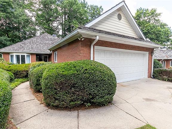 2nd image of 2560 Camden Glen Ct