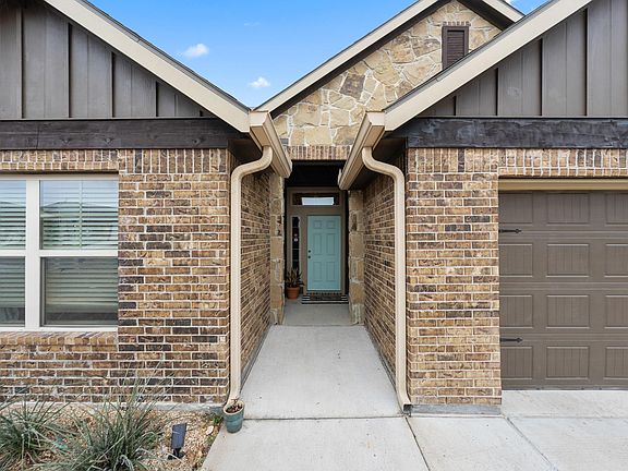 2nd image of 1309 Amber Dawn Dr