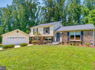 11926 Appling Valley Rd, Fairfax, VA 22030