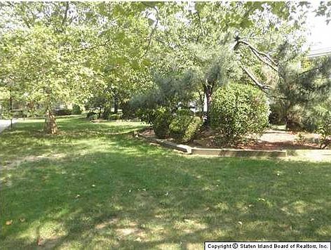 2nd image of 15 Gadsen Pl APT 2D