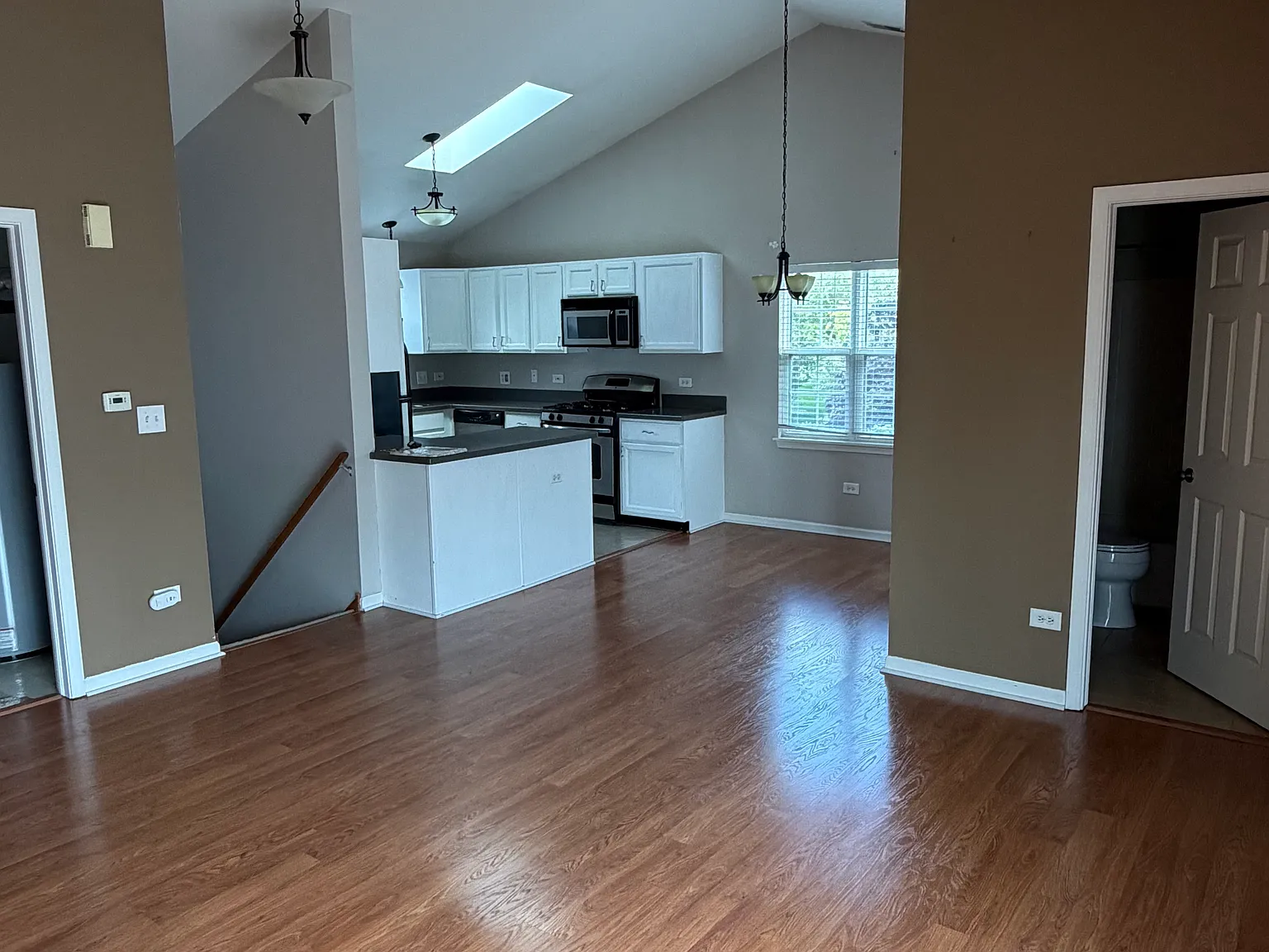 2 bed, 1266 sqft, $2,595 — Photo 3