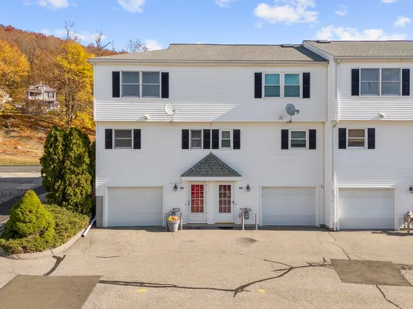 46 Commodore Commons #46, Derby, CT 06418
