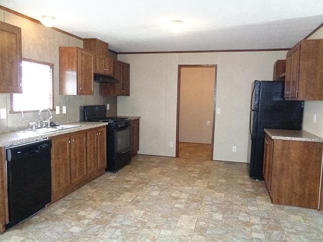 1st image of 158 Constitution Cir