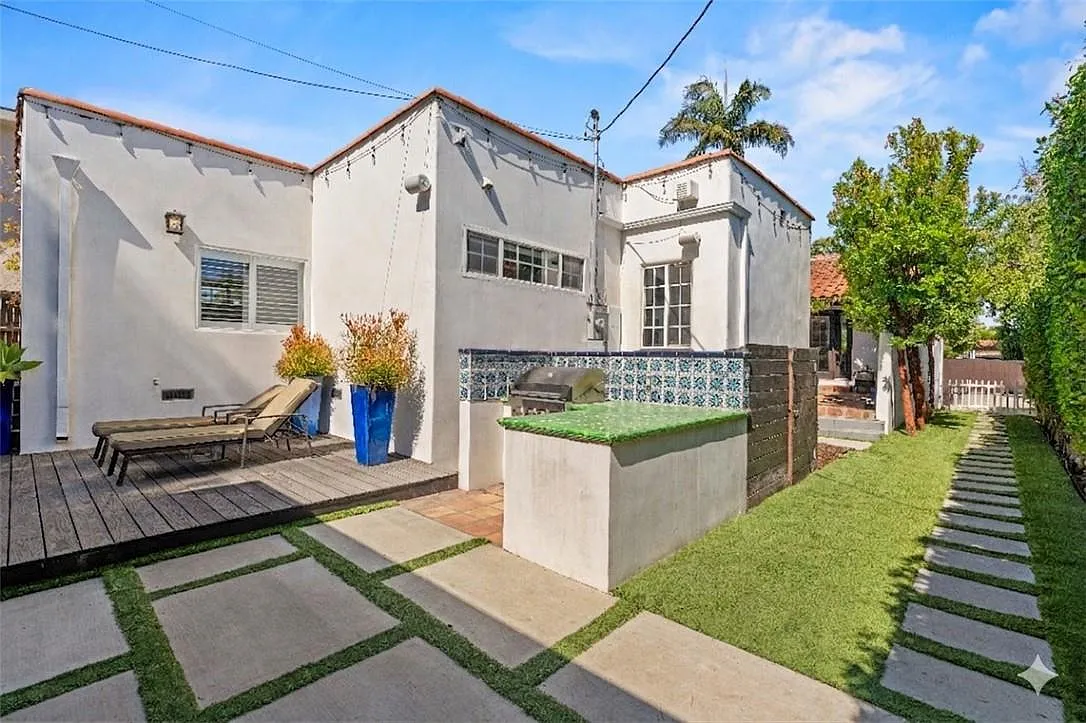 3 bed, 2075 sqft, $12,000 — Photo 4