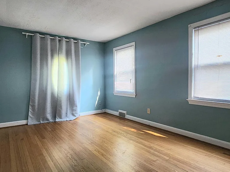 8016 Old Georgetown Rd — Photo 15