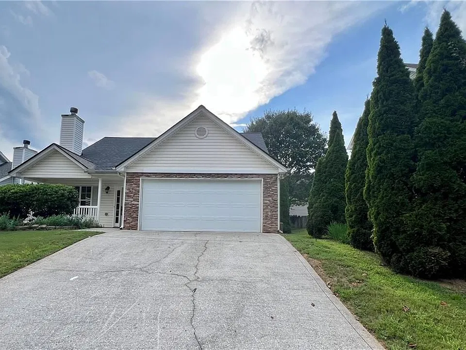 417 Hillcrest Cmns