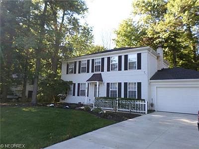 2nd image of 27990 Hilliard Blvd