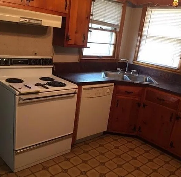 7906 Jonquil Dr — Photo 9