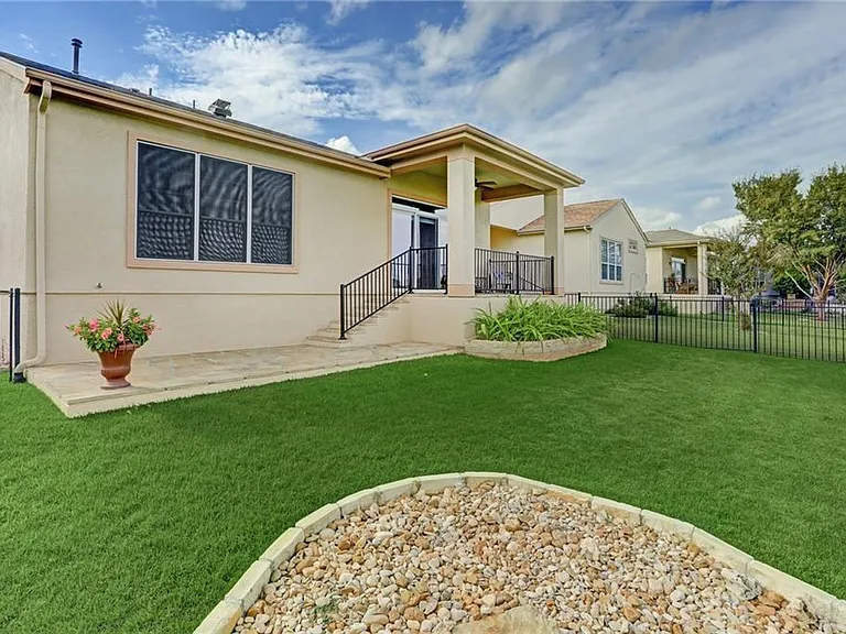 204 Monument Hill Trl — Photo 30
