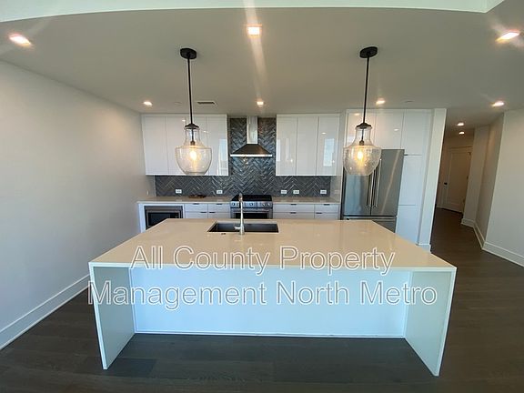 4th image of 788 W Marietta St #814