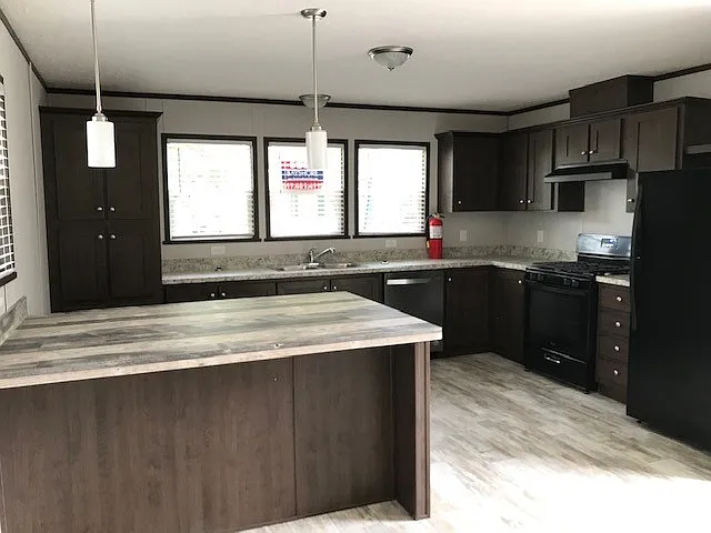 3 bed, 1216 sqft, $1,350 — Photo 2