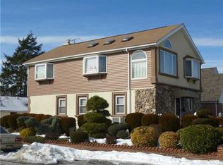 5750 159th St, Flushing, NY 11365