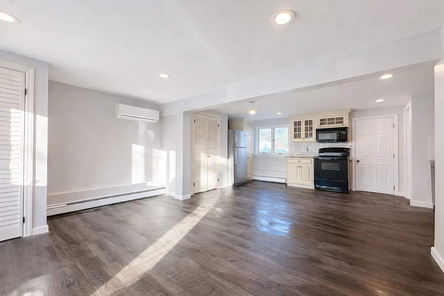 Seusing Blvd, Hauppauge — Photo 3