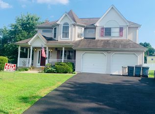 4 First Lt Ferris Ct, Pearl River, NY 10965