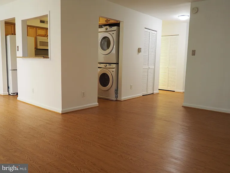 10 Monroe St #302 — Photo 6