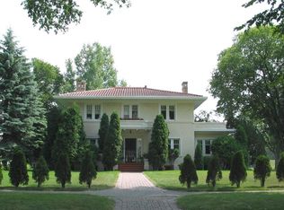 729 Reeves Dr, Grand Forks, ND 58201