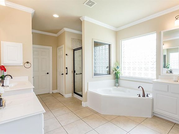 3rd image of 6815 Catesby Pl