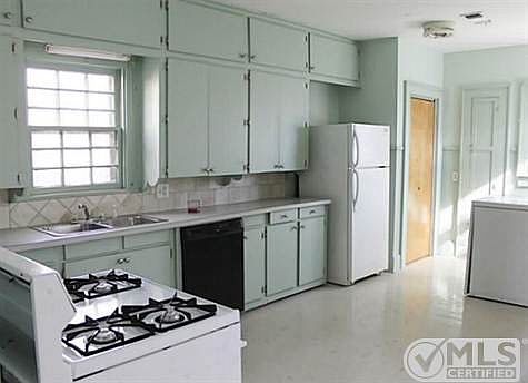 5th image of 1249 Peach St