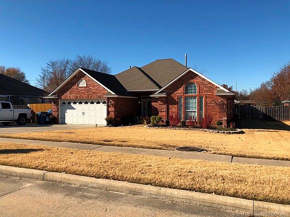 3rd image of 1605 Belmont Dr