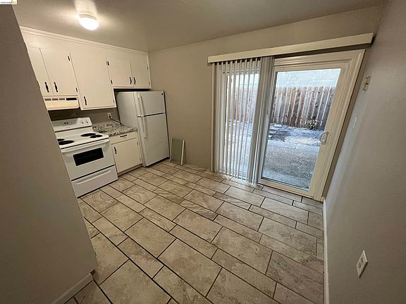 4th image of 1708 Riviera Ave