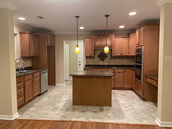 5th image of 6415 Airtree Ln