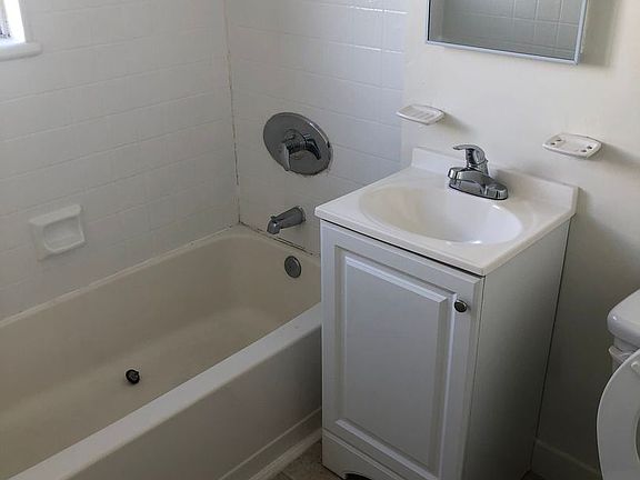 3rd image of 4636 N Lakewood Blvd