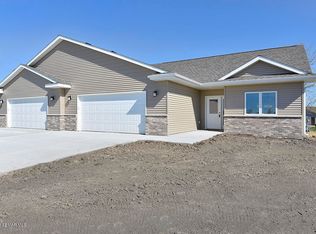 754 Escalade Ln SE, Owatonna, MN 55060
