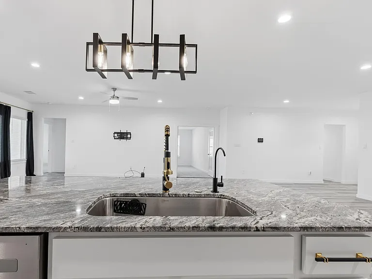 31514 Avebury Lake Ln — Photo 8