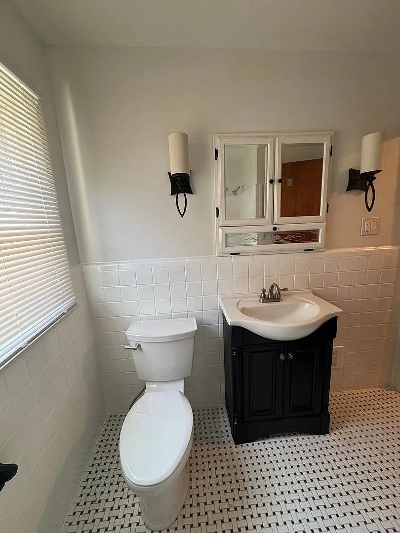 Charming 3BR House in Detroit — Photo 3