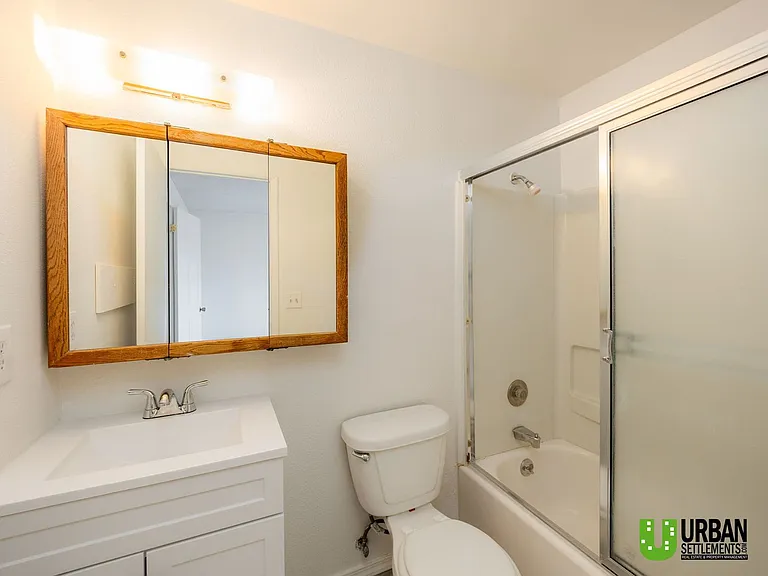 1717 E Mission Ave — Photo 7