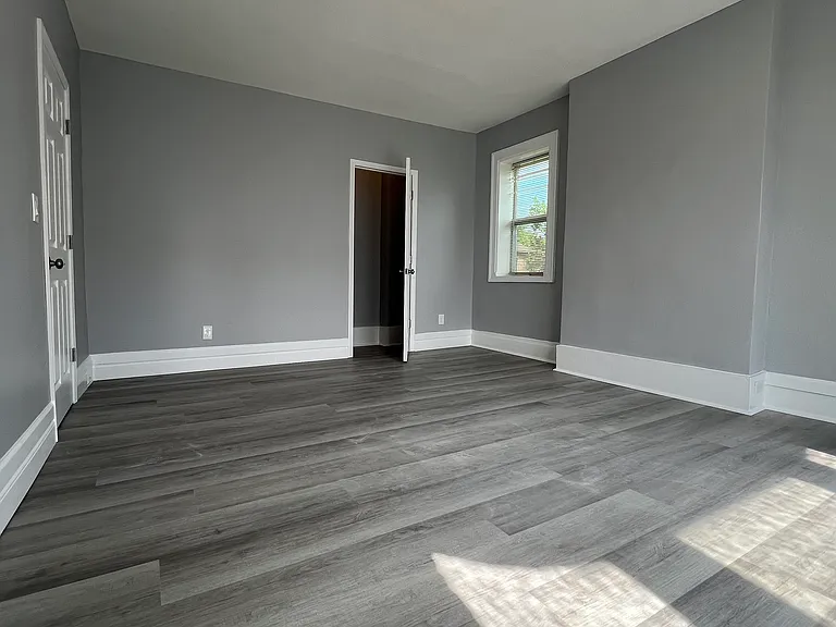 210 E End Ave #2B — Photo 6
