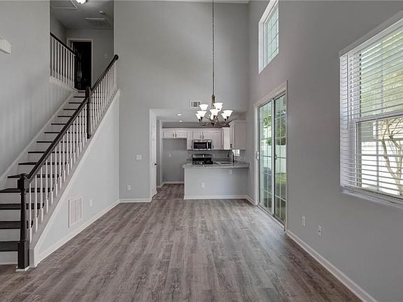 3rd image of 286 Hiawassee Dr