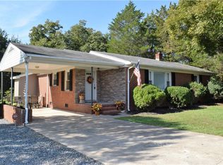 7515 Greenlawn Dr, Summerfield, NC 27358