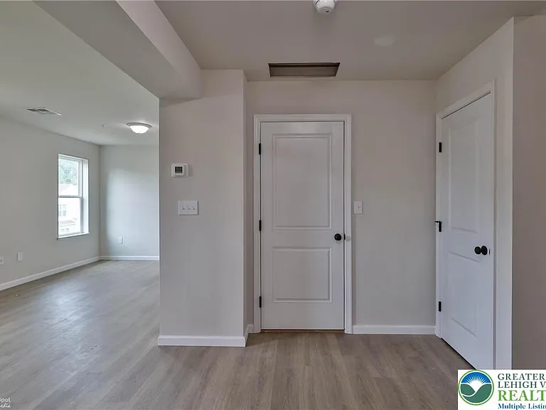 671 Sipos — Photo 5