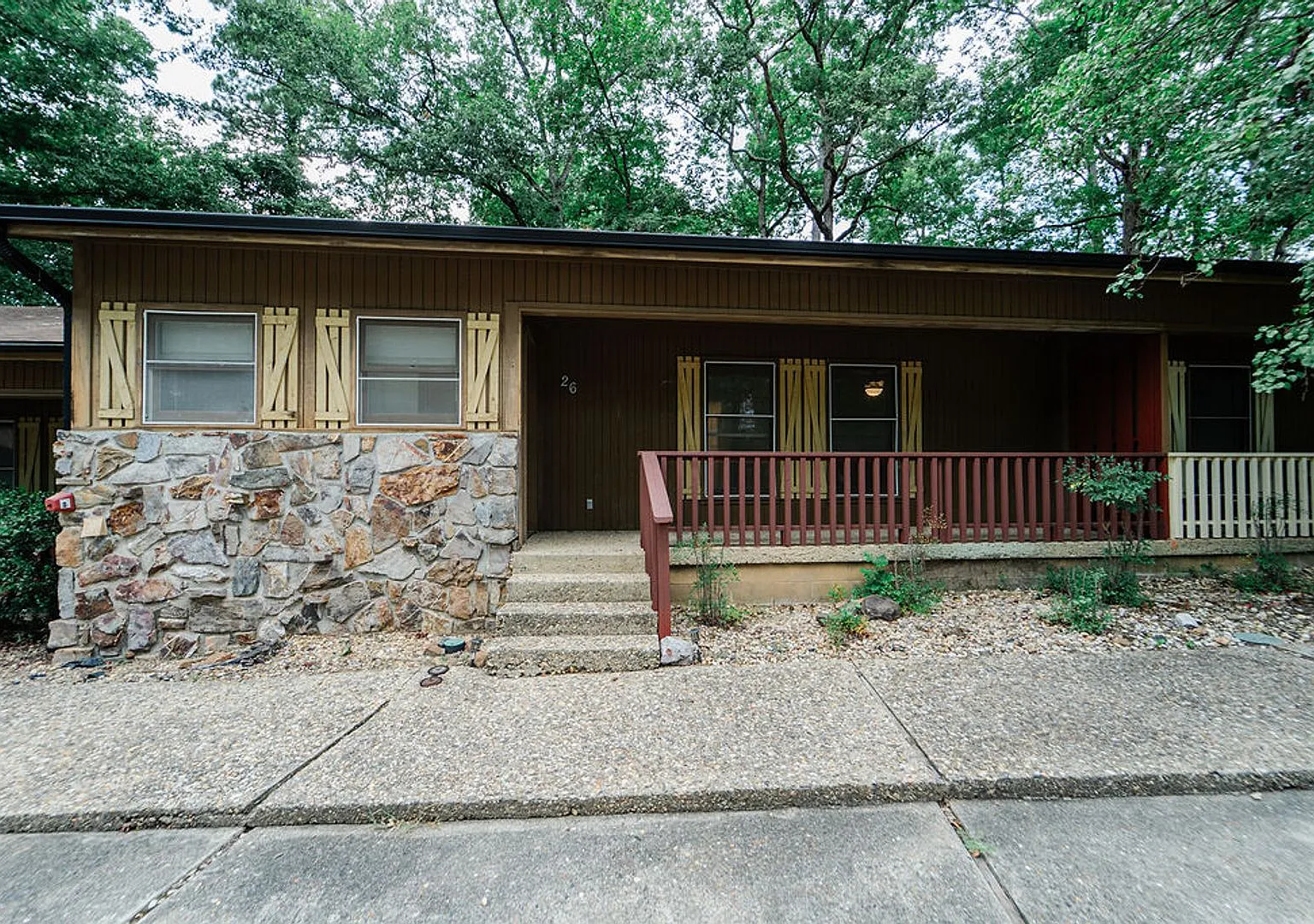 Charming 3 bedroom, 2 bathroom located in the picturesque Hot Springs Village, nearby the Coronad... — Photo 1