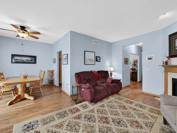 3867 Maple Grv, Madison, WI 53719