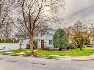 1502 Earl Rd, Wantagh, NY 11793