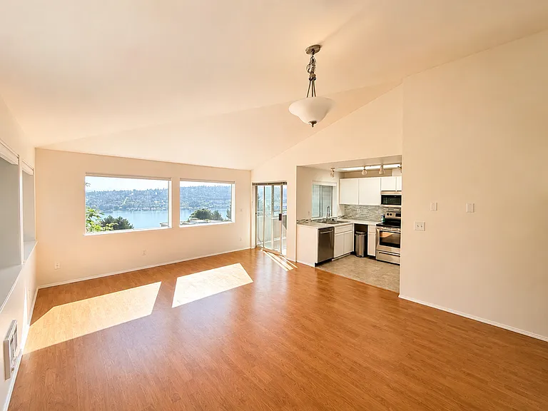 2150 6th Ave N #301 — Photo 2
