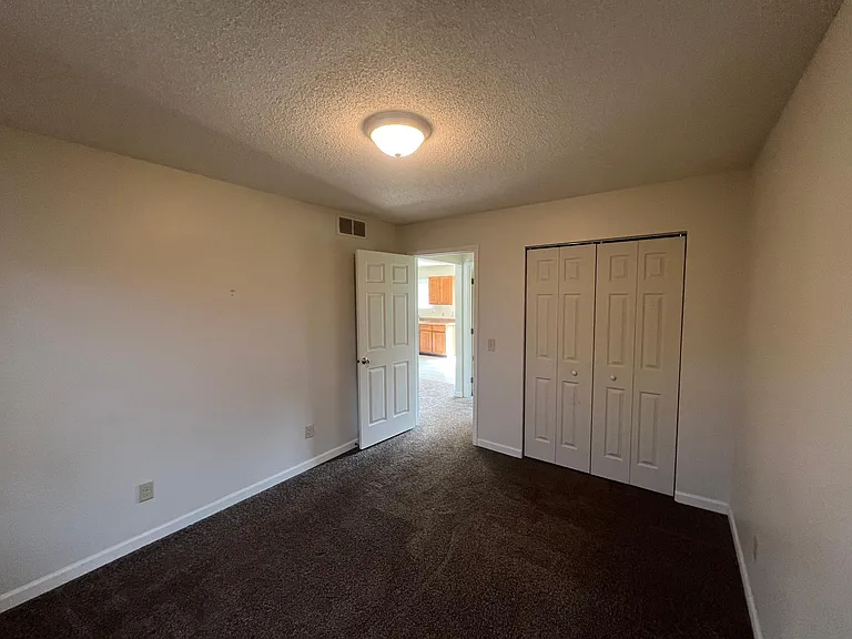 415 Connor St — Photo 7