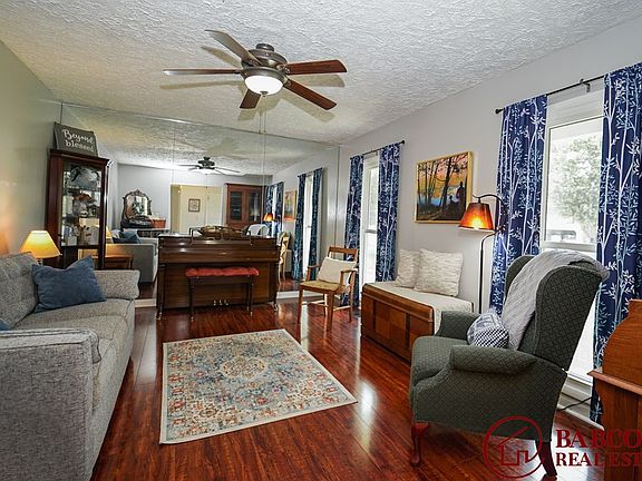 4th image of 4245 Nevada Ave