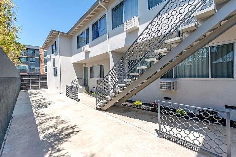 716 Cole Ave #7 — Photo 2
