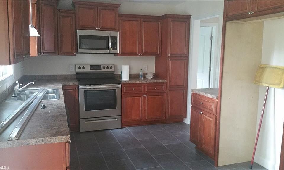 2nd image of 161 Von Logan Dr