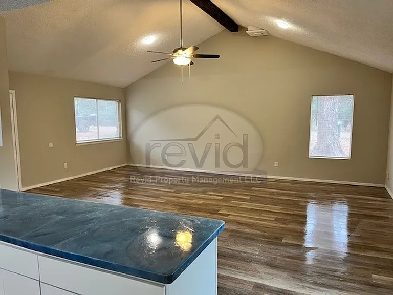 4757 Northfield Cir — Photo 4