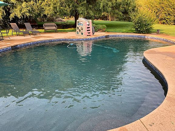 Beautiful pebble teck pool