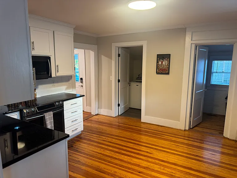 309 Court Ave — Photo 7