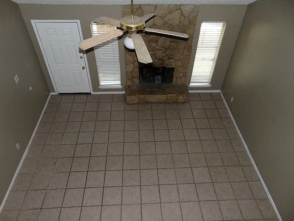 3rd image of 11618 Agua Dulce Creek Dr APT A