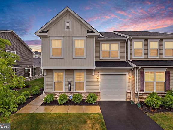 2nd image of 3664 Traford Ln