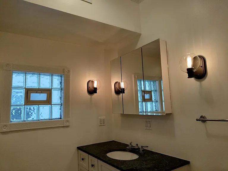 3046 N Leavitt St #2 — Photo 14