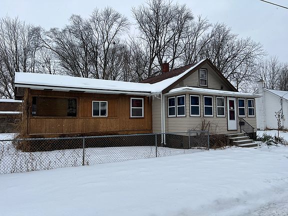4th image of 609 Walker St